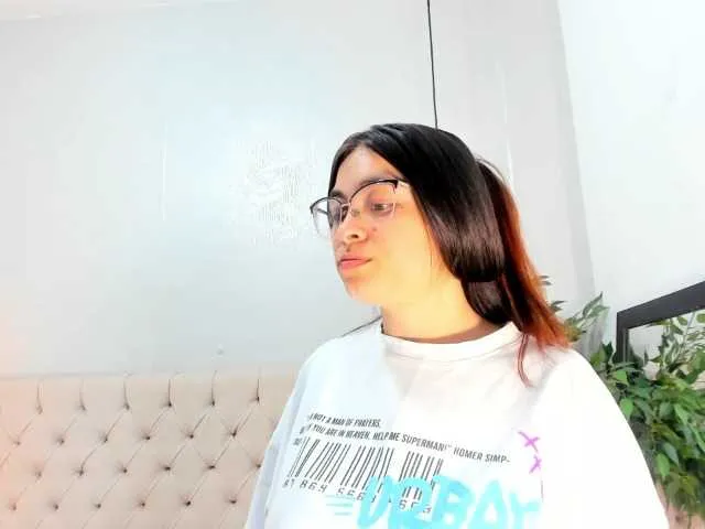 Mia-AND-Lion Image 13