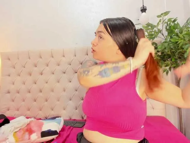 Mia-AND-Lion Image 18