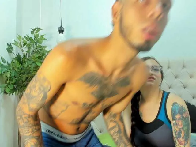 Mia-AND-Lion Image 2