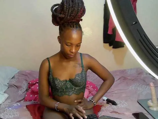 Petite-Eriee Image 17