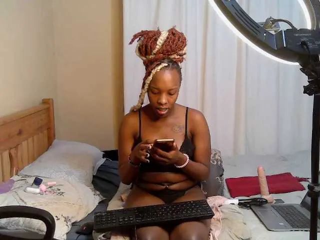 Petite-Eriee Image 6