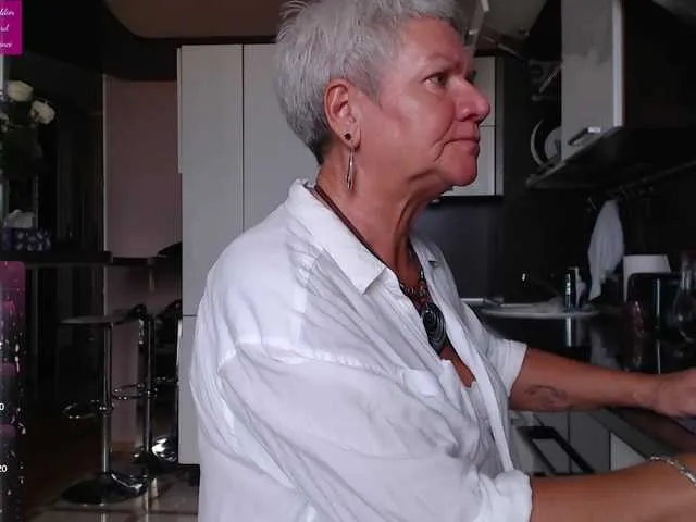 roxana-brooks Image 2