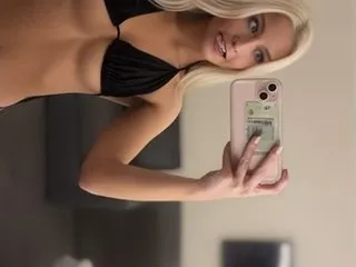 Ella_xoxo's Thumb Image