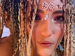 LiaaGenner's Thumb Image